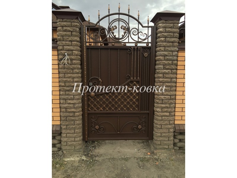 Калитка Прага с навершием
